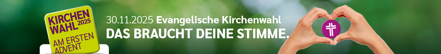 Links ein Wahlzettel mit der Aufschrift: Kirchenwahl 2025 am ersten Advent, mittig ein Text 30.11.2025: Evangelische Kirchenwahl – Das braucht deine Stimme und rechts zwei Hände, die ein Herz bilden und mittig auf dem gebildeten Herzen das Logo der Evangelische Landeskirche in Württemberg