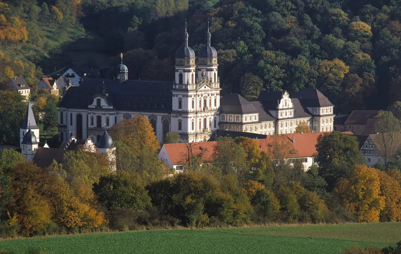 Kloster Schöntal blickt auf eine lange und wechselvolle Geschichte zurück. Heute hat die evangelische Gemeinde ihre Kirche auf dem Klostergelände.