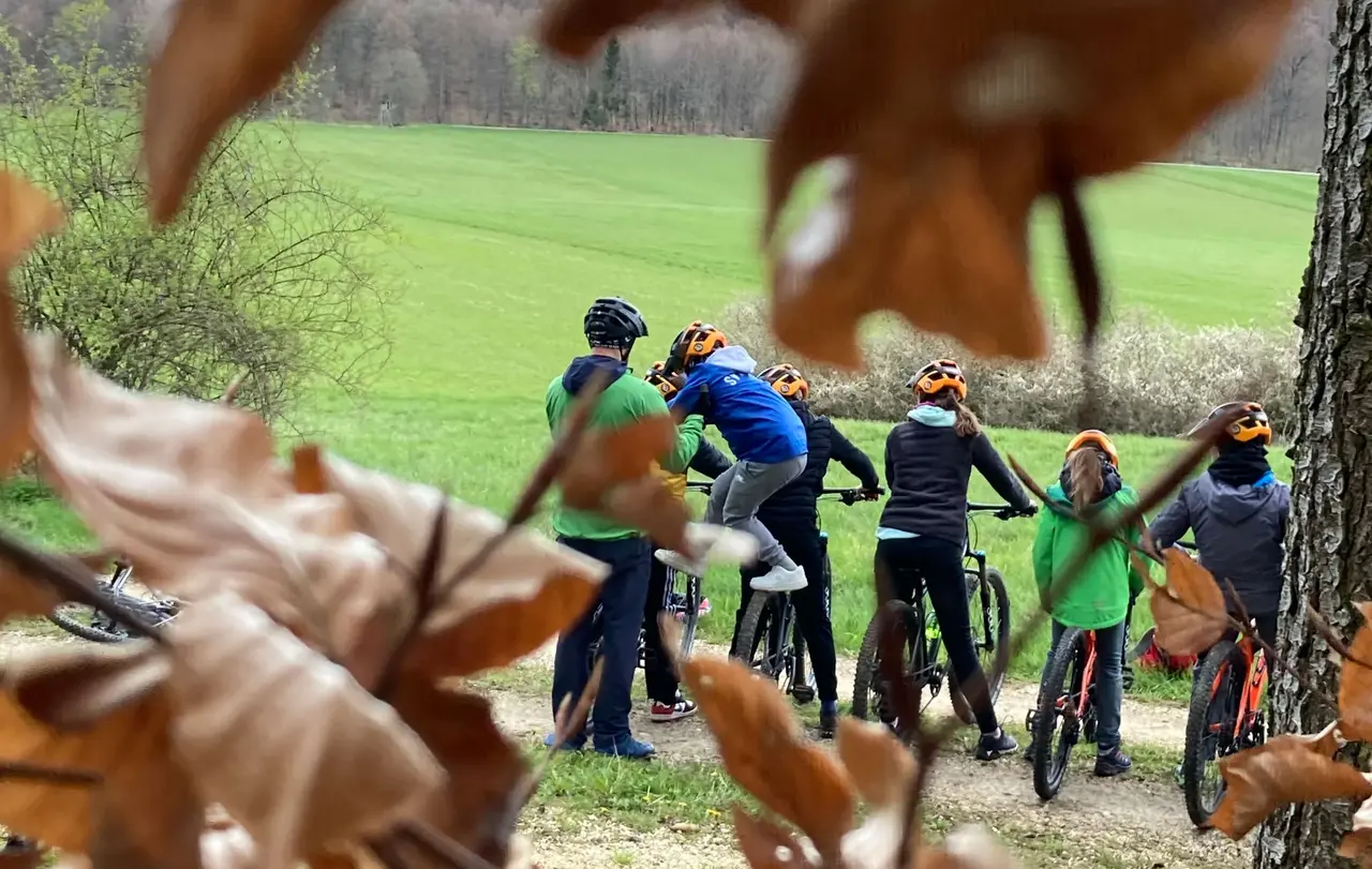 Das Projekt erFAHRBAR vermittelt nicht nur Fahrtechnik, sondern mit verschiedenen Übungen Selbst- und Sozialkompetenzen.