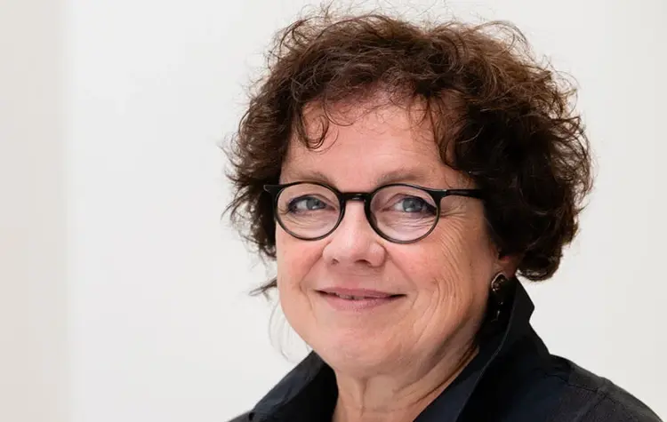 Am 7. Oktober bekommt Pfarrerin Monika Renninger, Leiterin des Evangelischen Bildungszentrums Hospitalhof, die Otto-Hirsch-Auszeichnung verliehen.