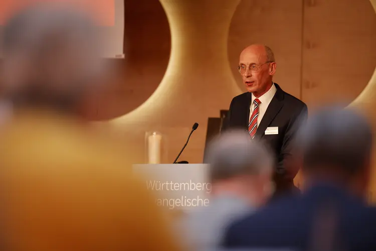 Rechtsdezernent Oberkirchenrat Dr. Michael Frisch Rechtsdezernent Oberkirchenrat Dr. Michael Frisch