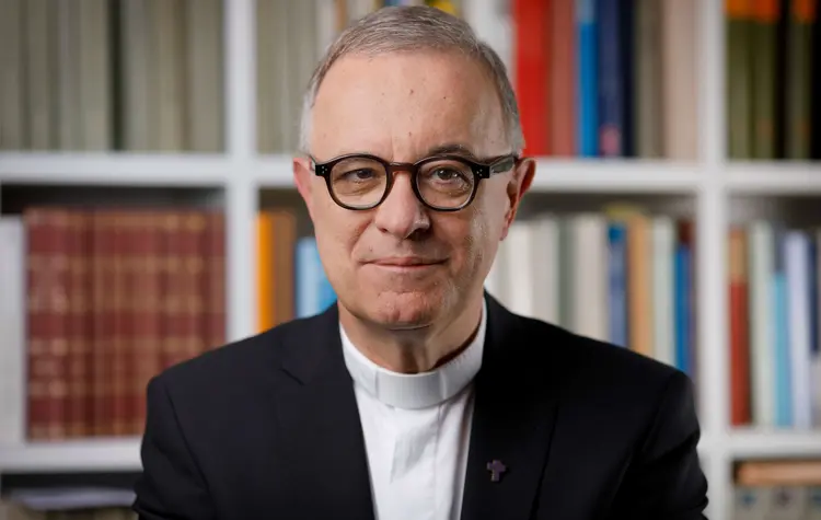 Landesbischof July würdigt zum Tag des Grundgesetzes die Errungenschaften der Demokratie in Deutschland.