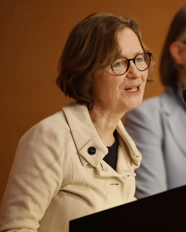 Oberkirchenrätin Kathrin Nothacker (Dezernat 3, Theologische Ausbildung und Pfarrdienst)