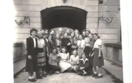1950 mit einer Mädchenfreizeit auf dem Schloss Kirchberg an der Jagst