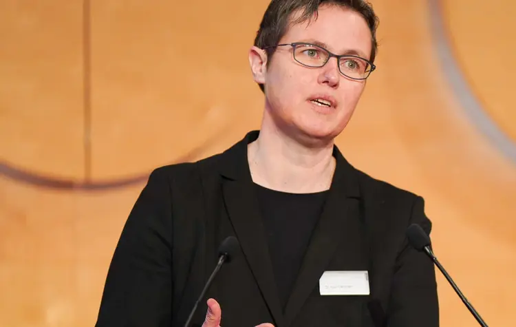 Dr. Karin Oehlmann