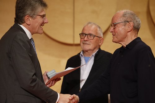 Landesbischof Ernst-Wilhelm Gohl, Hans Fischer und Wolfgang Vögele vlnr Herbstsynode 2025