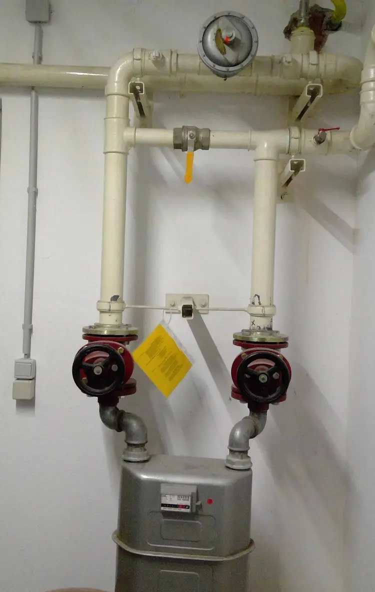 Bei einer Sanierung im Bestand hätte die Heizung vollständig ausgetauscht werden müssen.