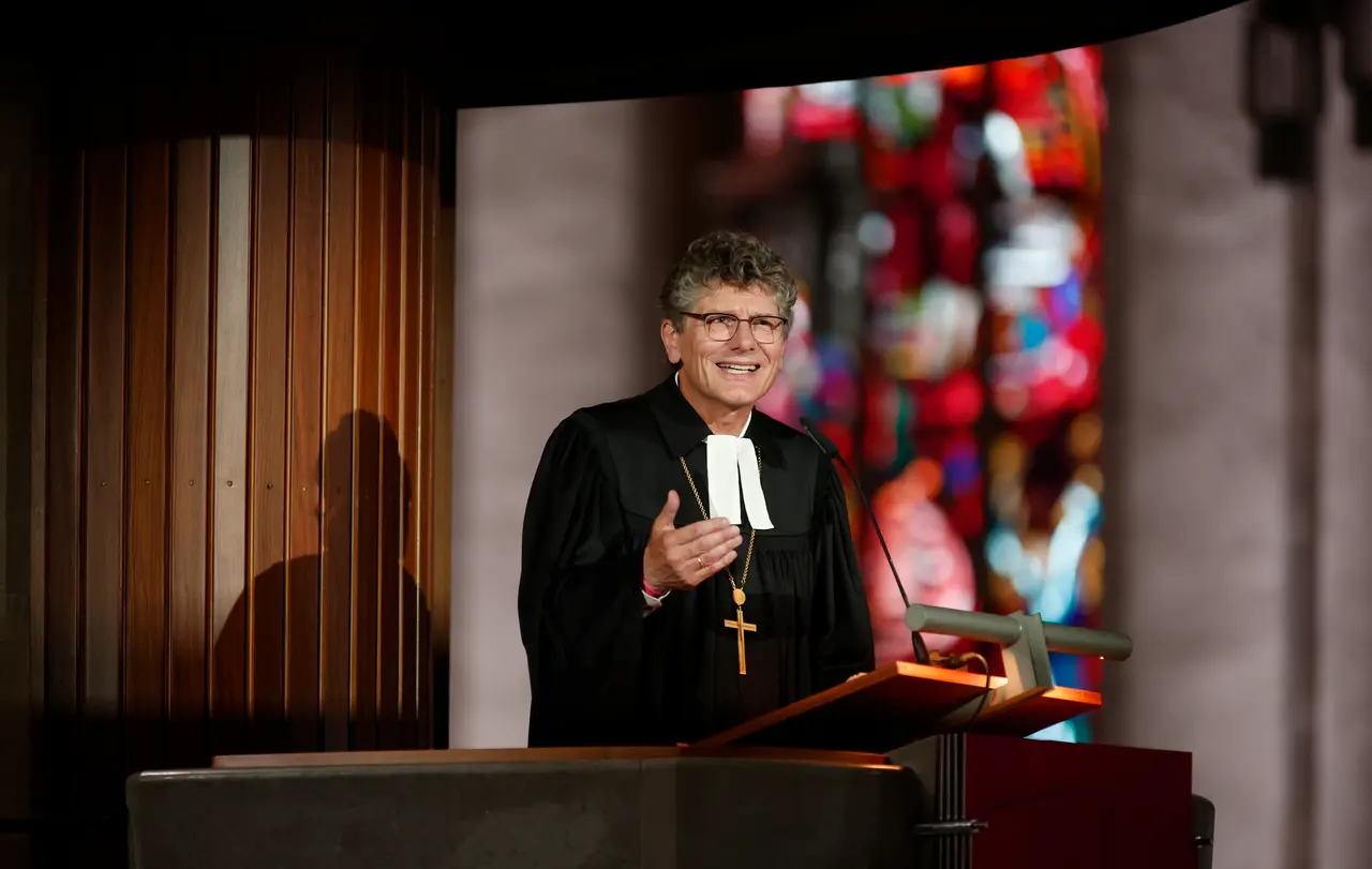 Landesbischof Ernst-Wilhelm Gohl predigt bei seiner Amtseinführung Gottesdienst und Festakt zur Verabschiedung von Landesbischof Frank Otfried July und Amtseinführung von Ernst-Wilhelm Gohl.