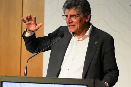 Landesbischof Ernst-Wilhelm Gohl bei 50 Jahre Christliche Medieninitiative pro