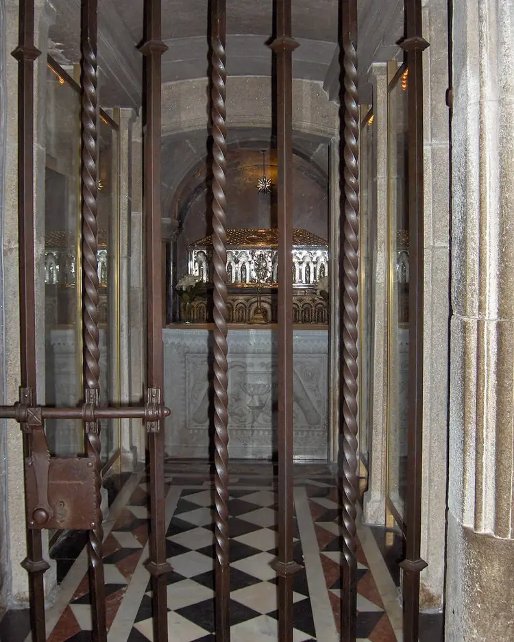 Das Ziel der Pilger nach Santiago de Compostela: Der Reliquienschrein des Apostels Jakobus.