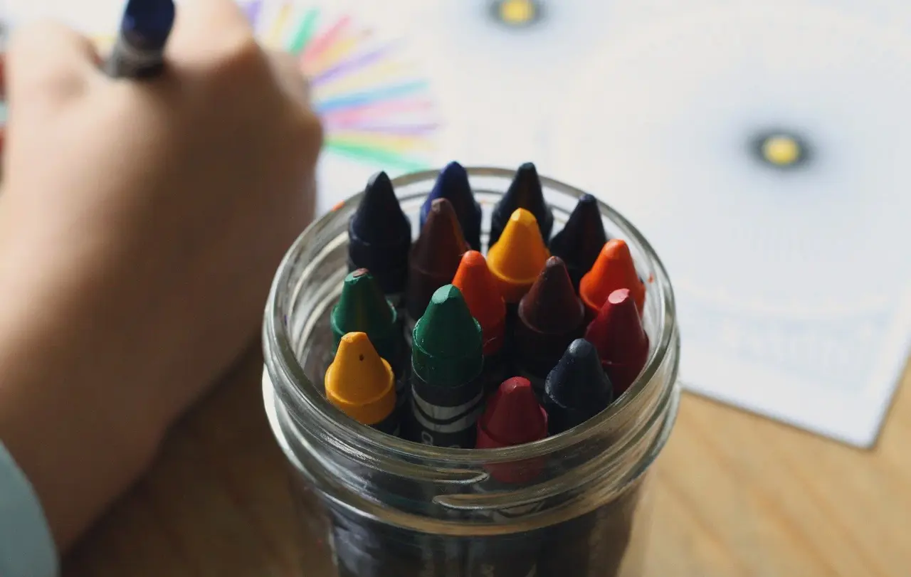 Kinderkirche, das ist mehr als ein Gottesdienst für die jungen Gemeindeglieder am Sonntagmorgen. Es sind viele neue Angebote entstanden, etwa ein Frühstück am Samstag, Familienkirche am Nachmittag, Teenie-Kirche oder ein Kleinkindergottesdienst.