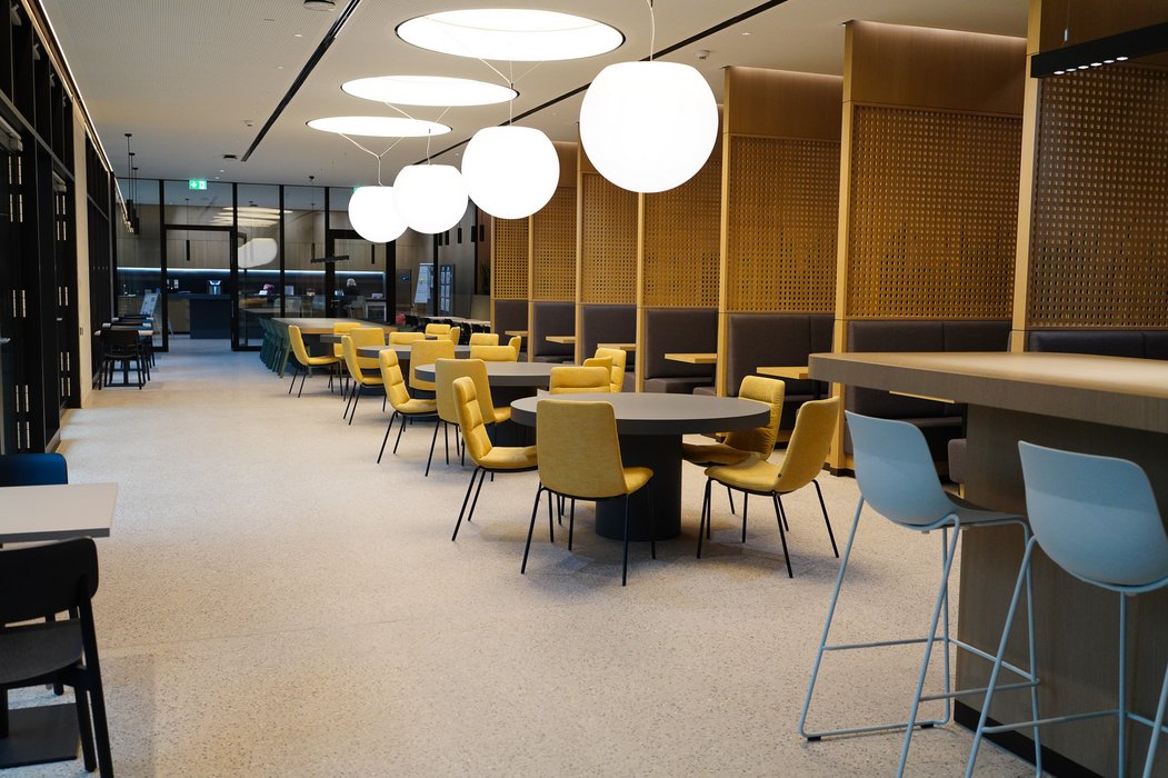 Cafeteria im Neubau