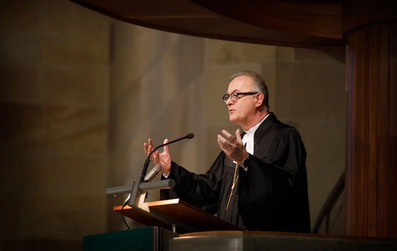 Landesbischof Frank Otfried July