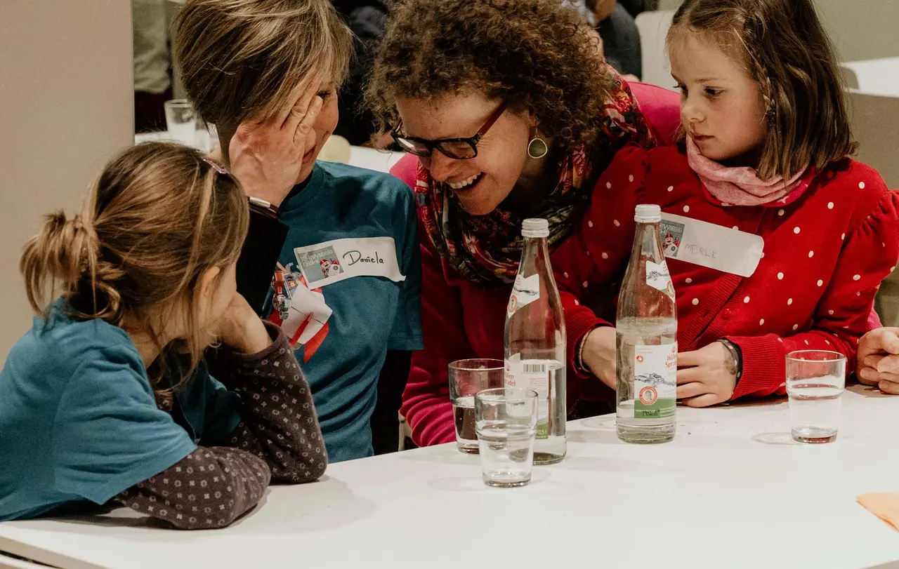 „Ich glaube, Kirche Kunterbunt kommt so gut an, weil wir an der Lebenswelt der Familien ansetzen“, sagt Sara Bardoll, Regionalkoordinatorin für „Kirche Kunterbunt“ in Württemberg.