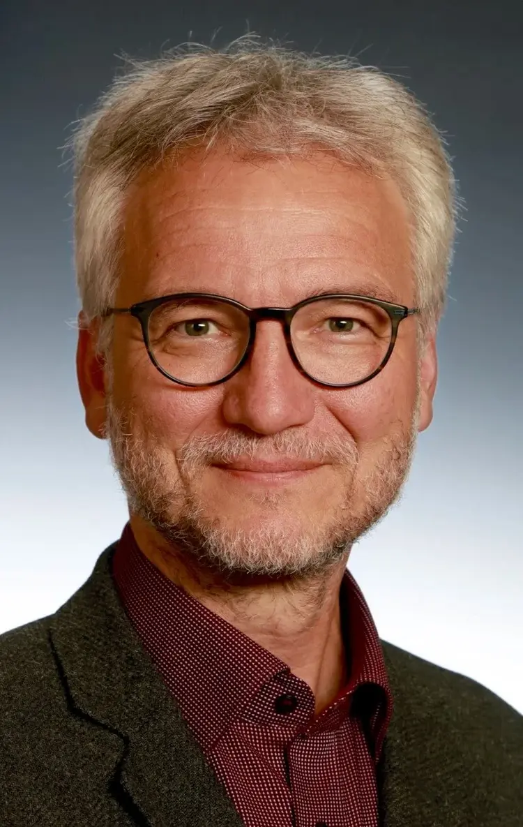 Frieder Dehlinger, Pfarrer im Amt für Kirchenmusik, hat sich mit Kirchenliedern in Krisenzeiten befasst.