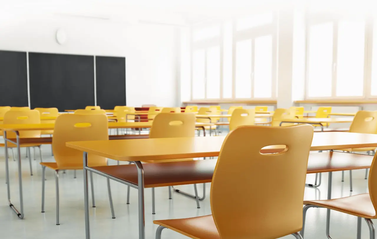 Die Klassenzimmer in Baden-Württemberg bleiben voraussichtlich bis zu den Osterferien leer (Symbolbild).