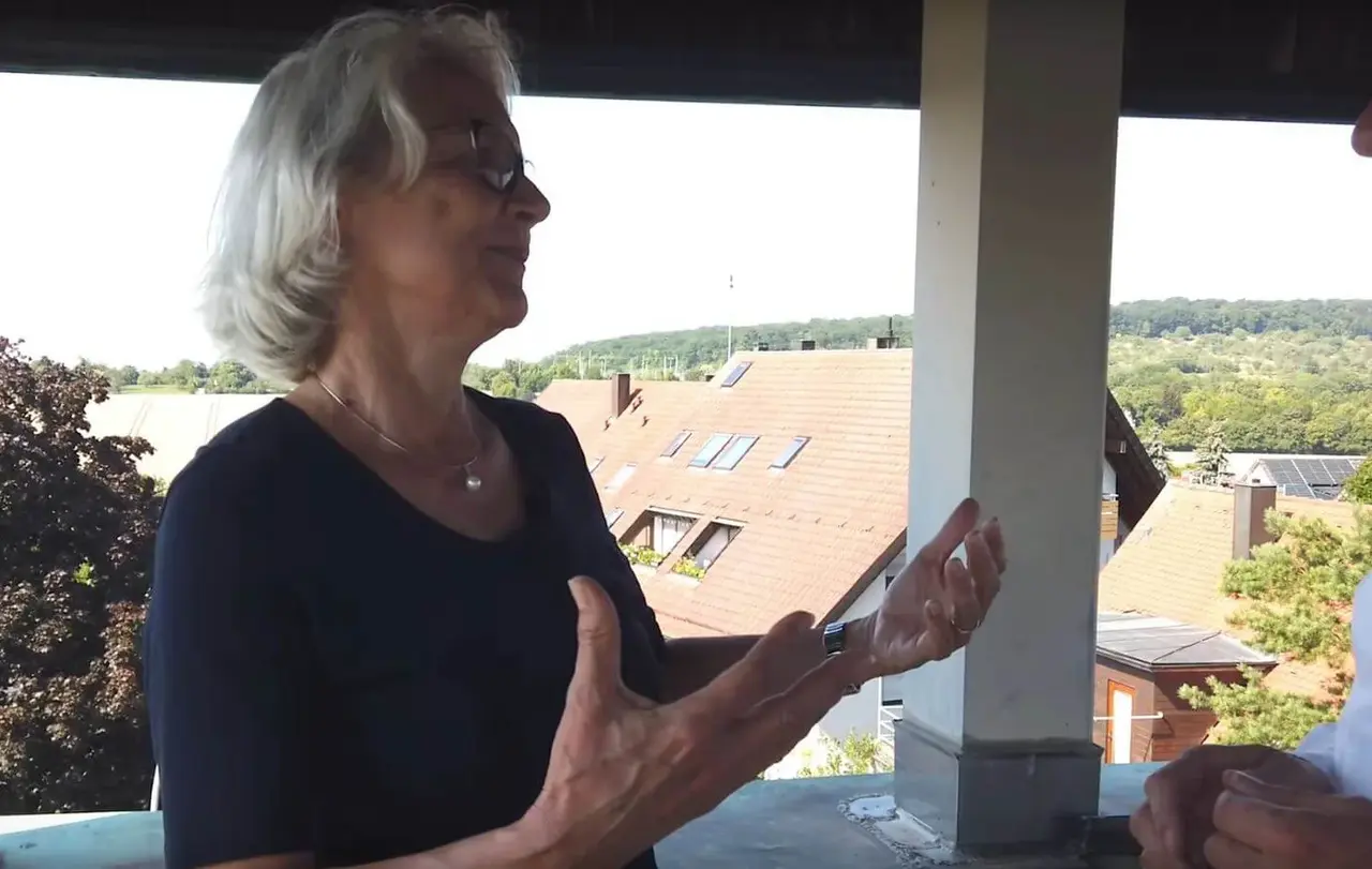 Zu Beginn bot der Freundeskreis für Flüchtlinge Sprachkurse an, dann kam die Vermittlung in Arbeit und Ausbildungen hinzu.