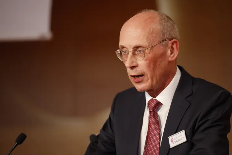 Rechtsdezernent Oberkirchenrat Dr. Michael Frisch Rechtsdezernent Oberkirchenrat Dr. Michael Frisch