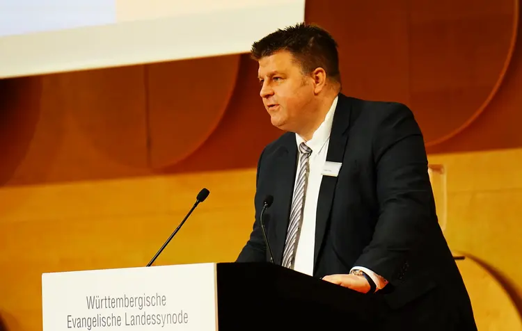 Oberkirchenrat Christian Schuler.