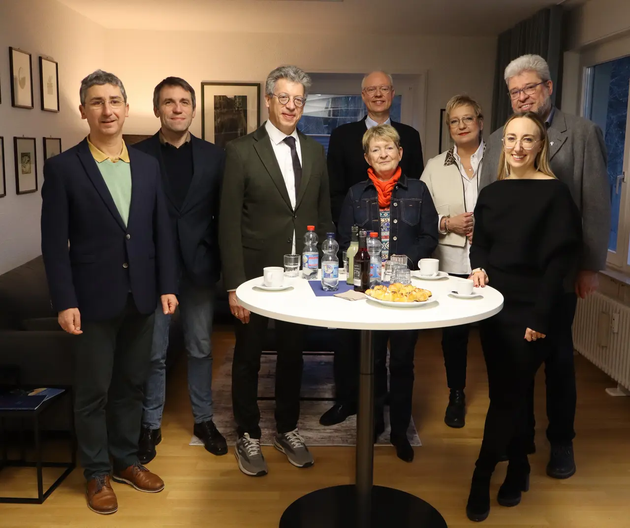 V.l.n.r.
Daniel Fehrle, Benjamin Lindner, Johannes Schwörer, Prof. Dr. Markus Nawroth, Ingrid Peters, Kerstin Maier-Müller, Prälat Markus Schoch, Sina Heider