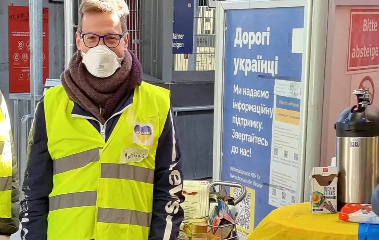 Pfarrer Matthias Vosseler am Stuttgarter Hauptbahnhof.