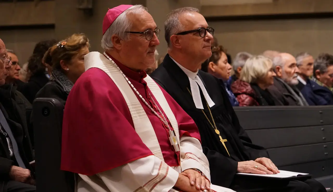 Bischof Gebhard Fürst und Landesbischof Frank Otfried July (vlnr) - Symbolbild
