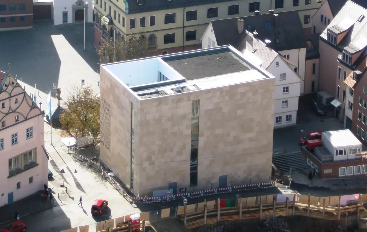 Die Synagoge in Ulm, auf die am 5. Juni 2021 ein Brandanschlag verübt wurde (Archivbild).