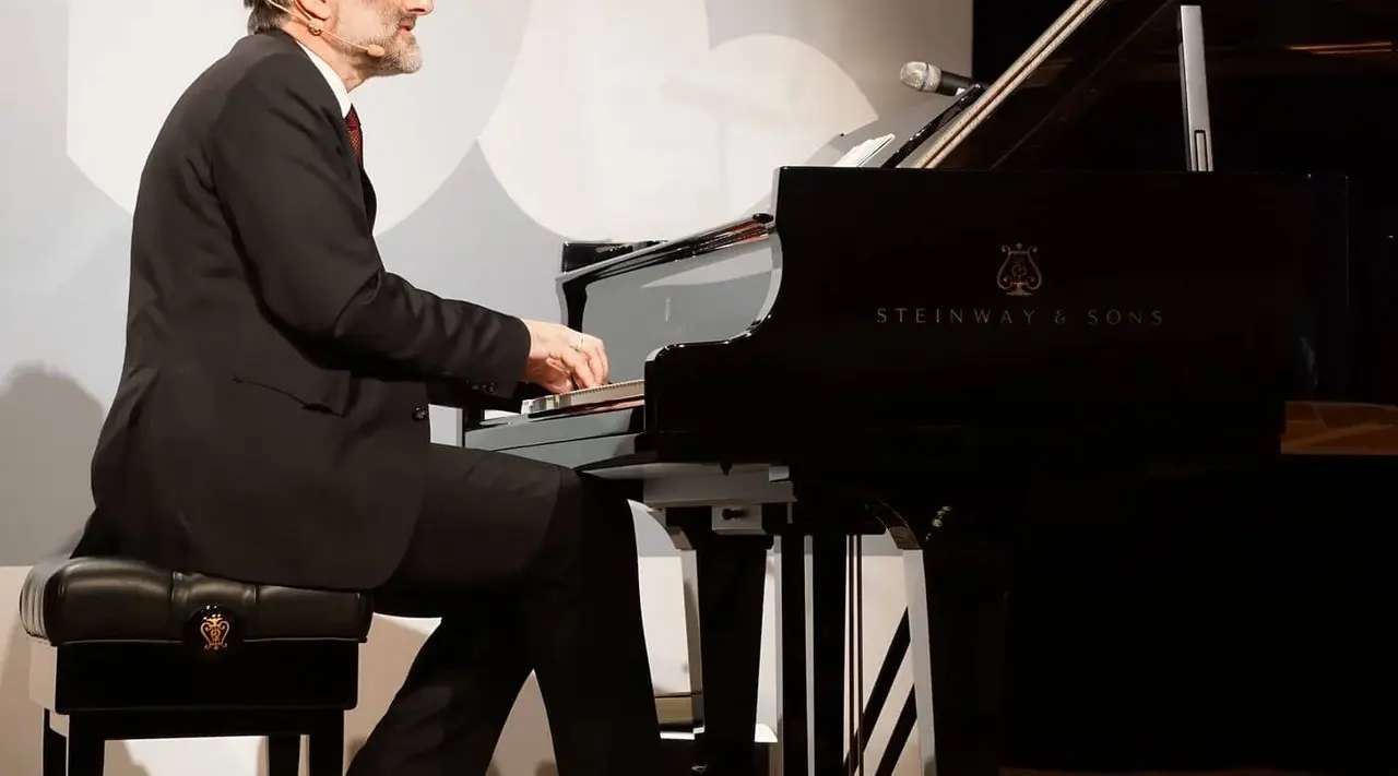 Matthias Hanke beim Offenen Singen bei der Sommertagung der Landessynode 2016.