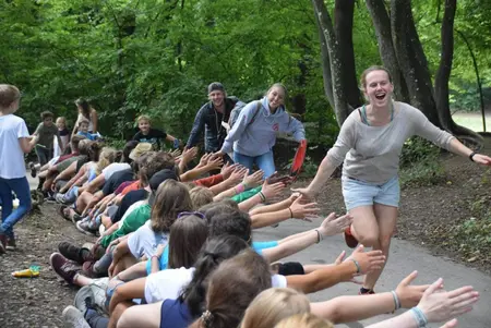 Wie hier im Ferienwaldheim Hölzle in Biberach verbringen jedes Jahr rund 17.000 Kinder und Jugendliche ihre Ferien in einem der evangelischen Waldheime.