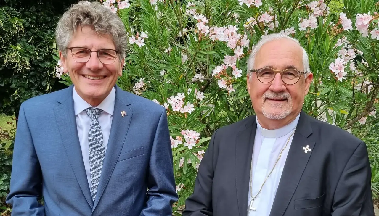 Landesbischof Ernst-Wilhelm Gohl und Bischof Dr. Gebhard Fürst sprechen sich für eine Beibehaltung der bestehenden gesetzlichen Regelung zum Schwangerschaftsabbruch aus