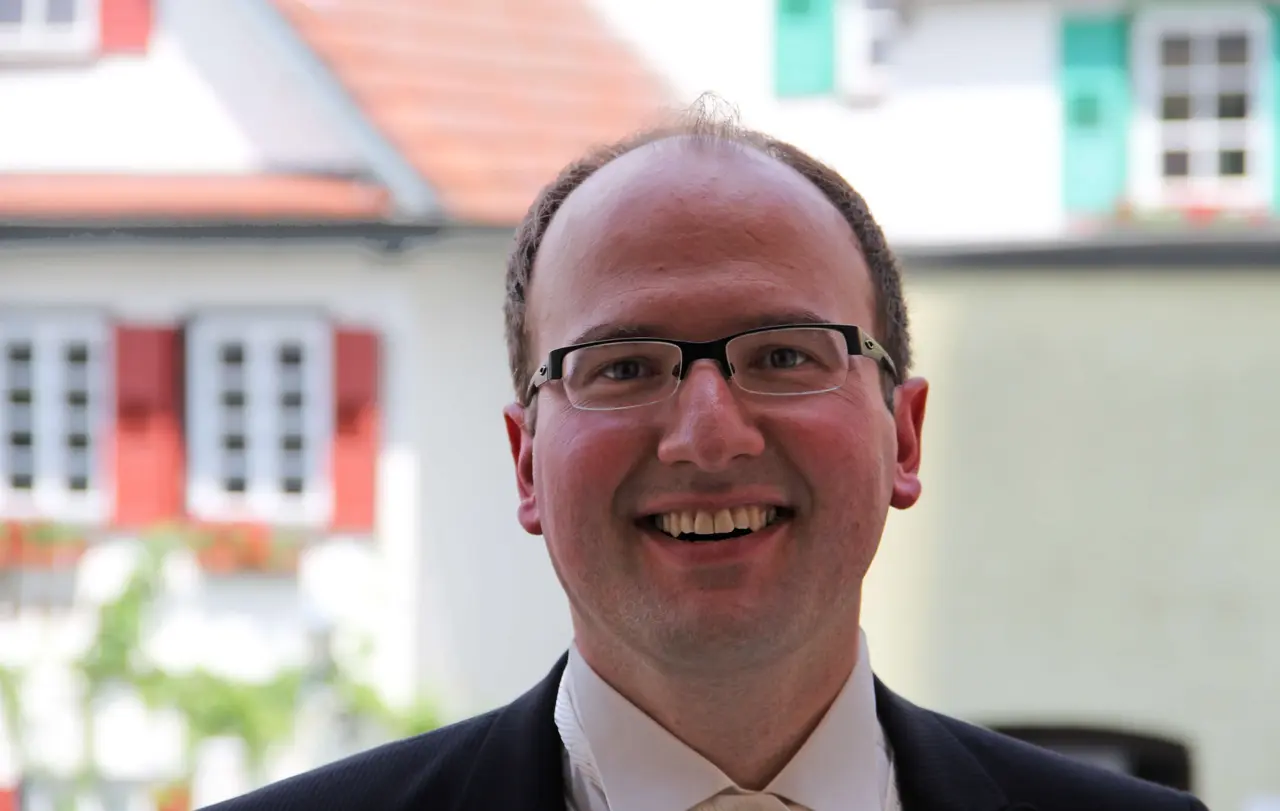 Professor Jens Wollenschläger ist Erster Organist an der Tübinger Stiftskirche St. Georg und Prorektor der Hochschule für Kirchenmusik Tübingen.