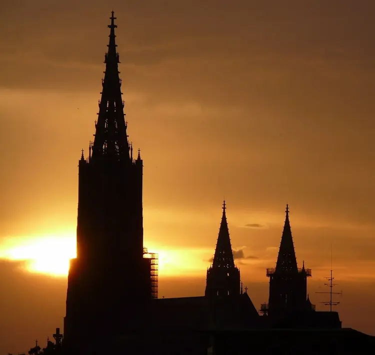 Zur abendlichen Stunde predigt Prof. Dr. Jörg Frey am Reformationstag im Ulmer Münster.