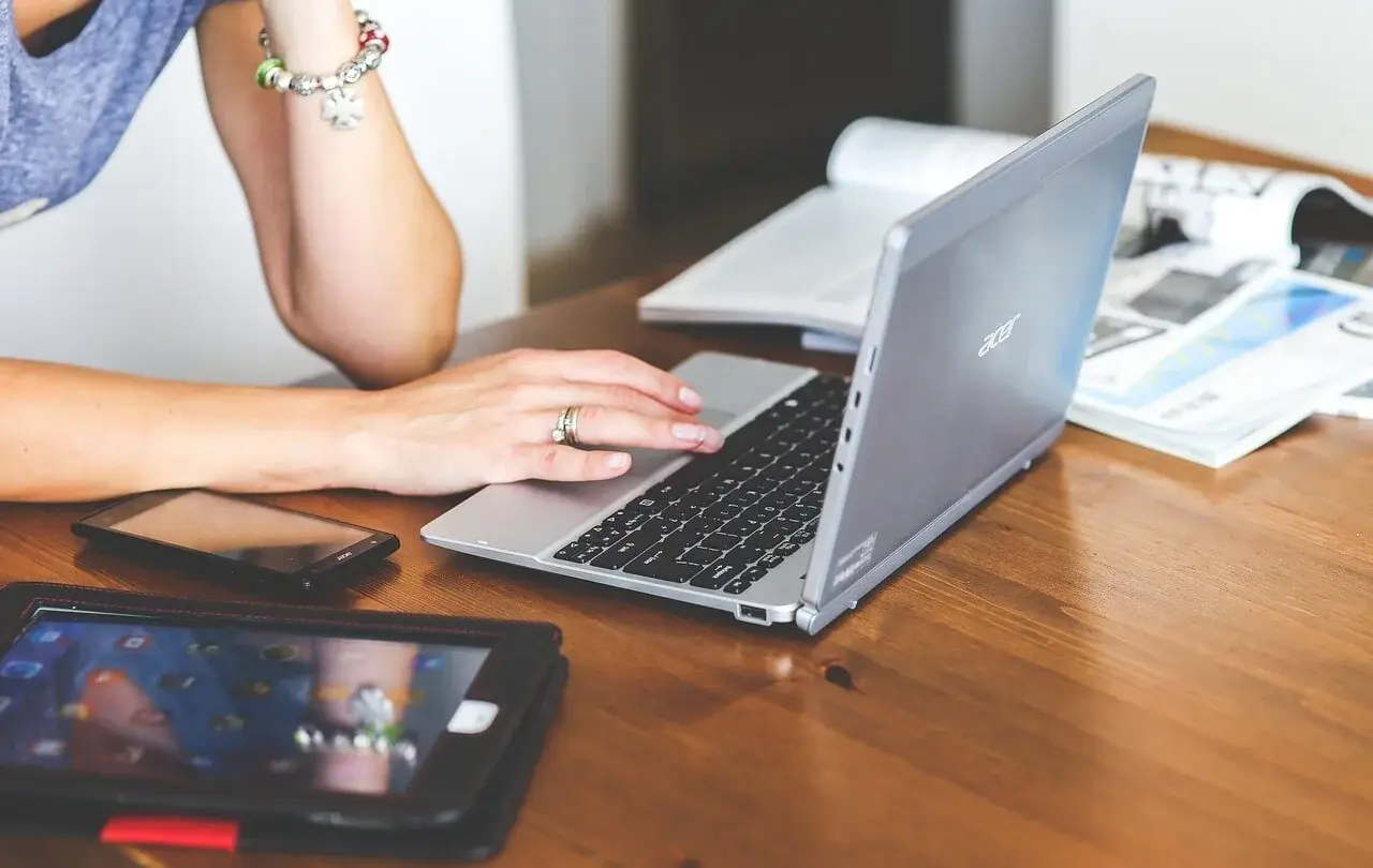 Vier ukrainische Psychologinnen bieten Online-Beratungsgruppen für ukrainische Frauen an.