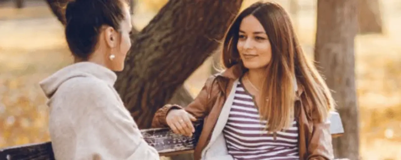 Auch eine Seite des Besuchsdienstes: Zwei Menschen im Gespräch