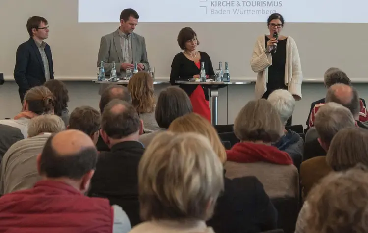 Talkrunde auf der CMT_2018_Empfang der Kirchen
Pfr. Sebastian Steinbach, Kloster Hirsau; Andreas Steidel, Reisejournlist, Stephanie Wahle-Hohloch, Tourismusbeauftragte der Diözese Rottenburg-Stuttgart, Eva Brucker