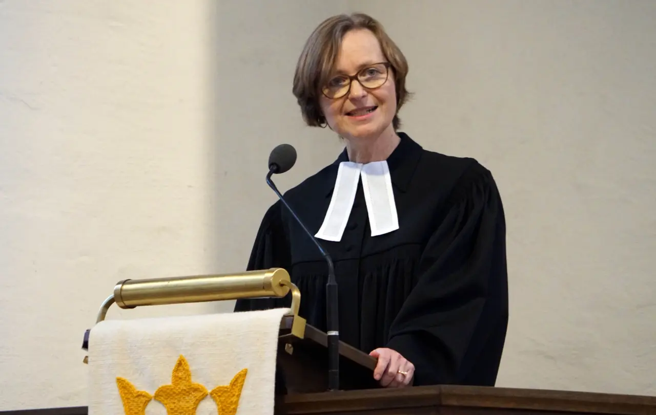 Die neue Oberkirchenrätin Kathrin Nothacker predigt während des Gottesdienstes zu ihrer Amtseinführung.