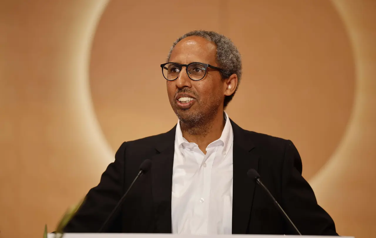 Jonas Elias gehört der Eritreisch-Lutherischen Gemeinde in Stuttgart an und ist Mitglied der württembergischen Landeskirche und des Vorstands des Internationalen Konvents christlicher Gemeinden in Württemberg (IKcGW)