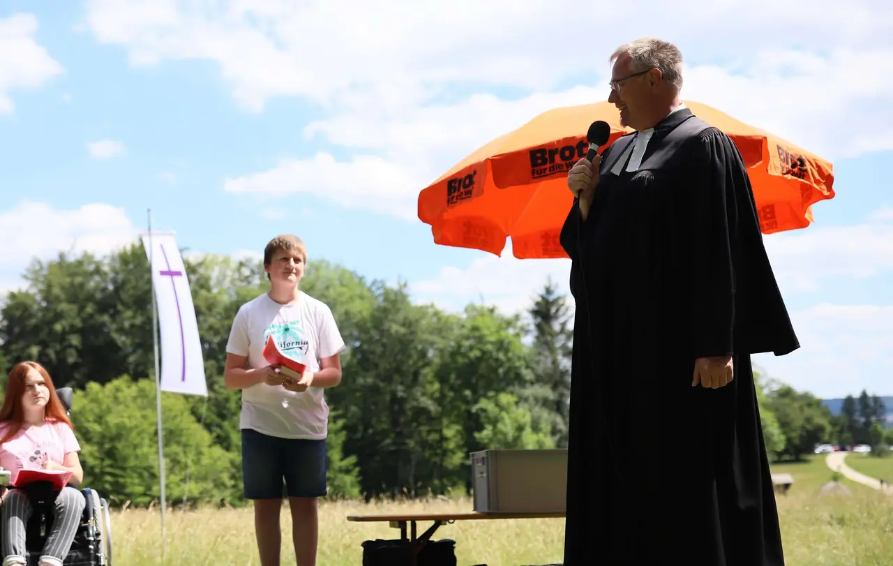 Vorstellung der neuen Konfirmanden in der Evangelischen Kirchengemeinde Onstmettingen