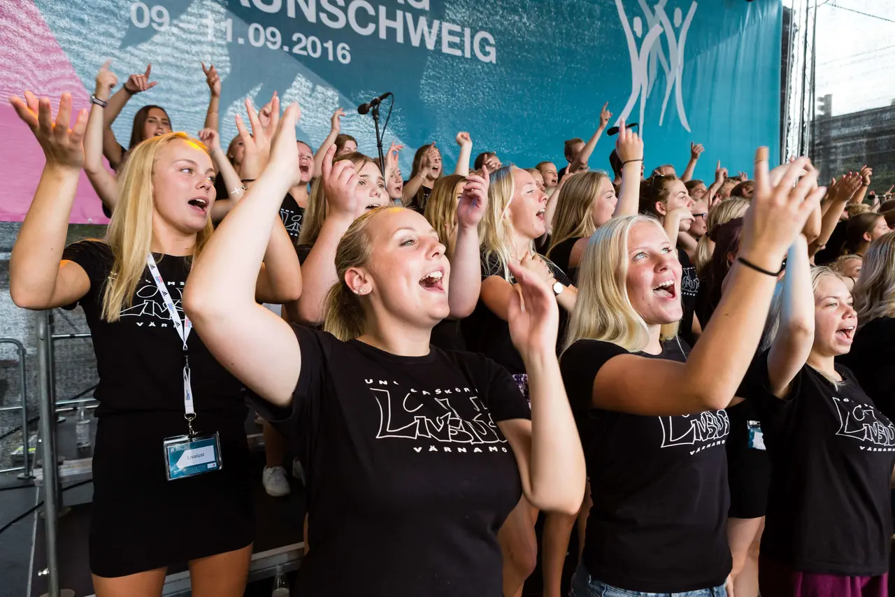 Auf der Jugendbühne steppt der Bär