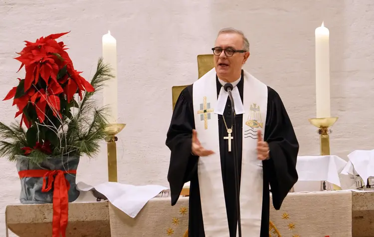 Altjahrs-Gottesdienst in der noch weihnachtlich geschmückten Christuskirche.