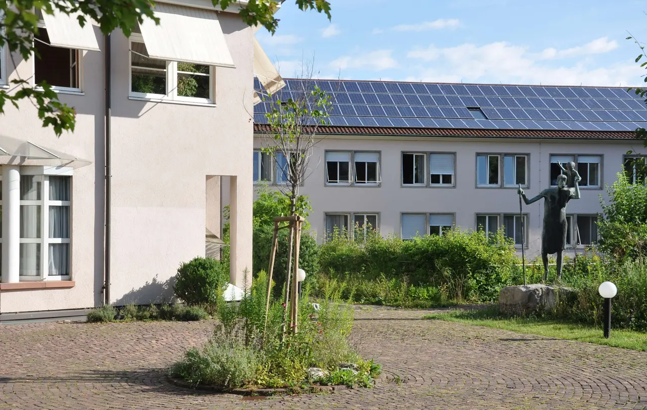Der Oberkirchenrat, der Verwaltungssitz der Evangelischen Landeskirche in Württemberg, besteht aus mehreren, aus unterschiedlichen Epochen stammenden Gebäuden. Eine Generalsanierung wäre nach Worten von Direktor Stefan Werner nur unwesentlich günstiger als der favorisierte Komplett-Neubau (Archivfoto).