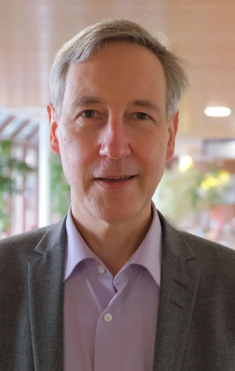 Thomas Dreher ist Krankenhausseelsorger am Universitätsklinikum Tübingen und seit sechs Jahren Vorsitzender des Konvents der Krankenhaus- und Kurseelsorge in der Evangelischen Landeskirche in Württemberg.