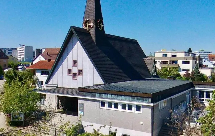 Die „Heimwärts-Gottesdienste“ in der Johanneskirche Filderstadt werden per Livestream auf Facebook übertragen.