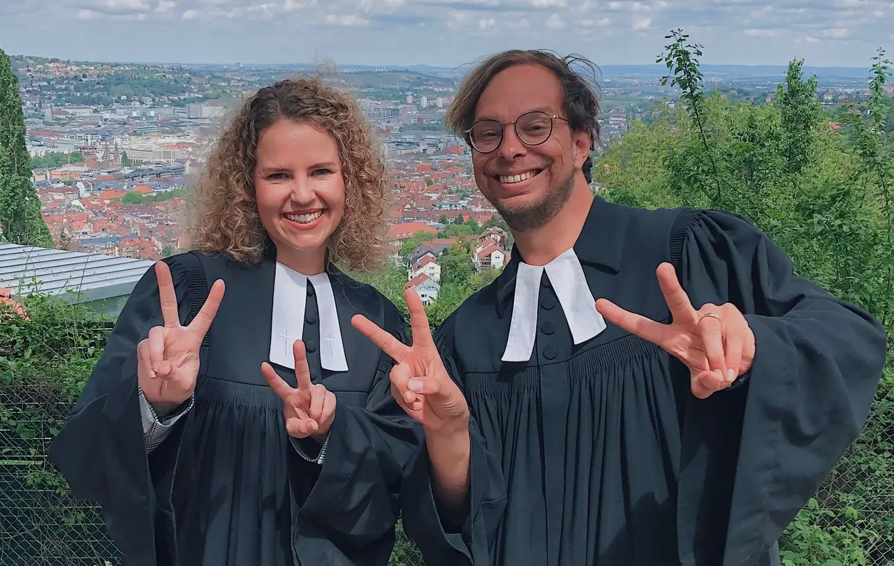 Pfarrerin Sarah Schindler und Pfarrer Nicolai Opifanti