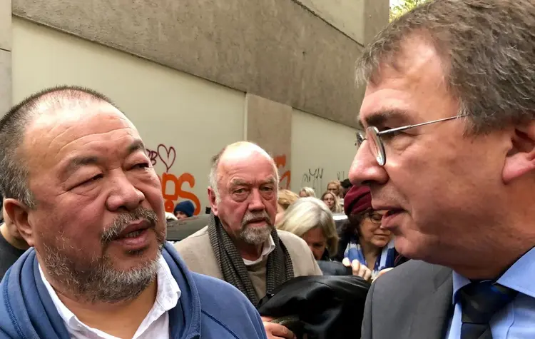 Aiweiwei, Dieter Kaufmann Ai Weiwei und Dieter Kaufmann nach der Filmvorführung von Human Flow in Stuttgart.