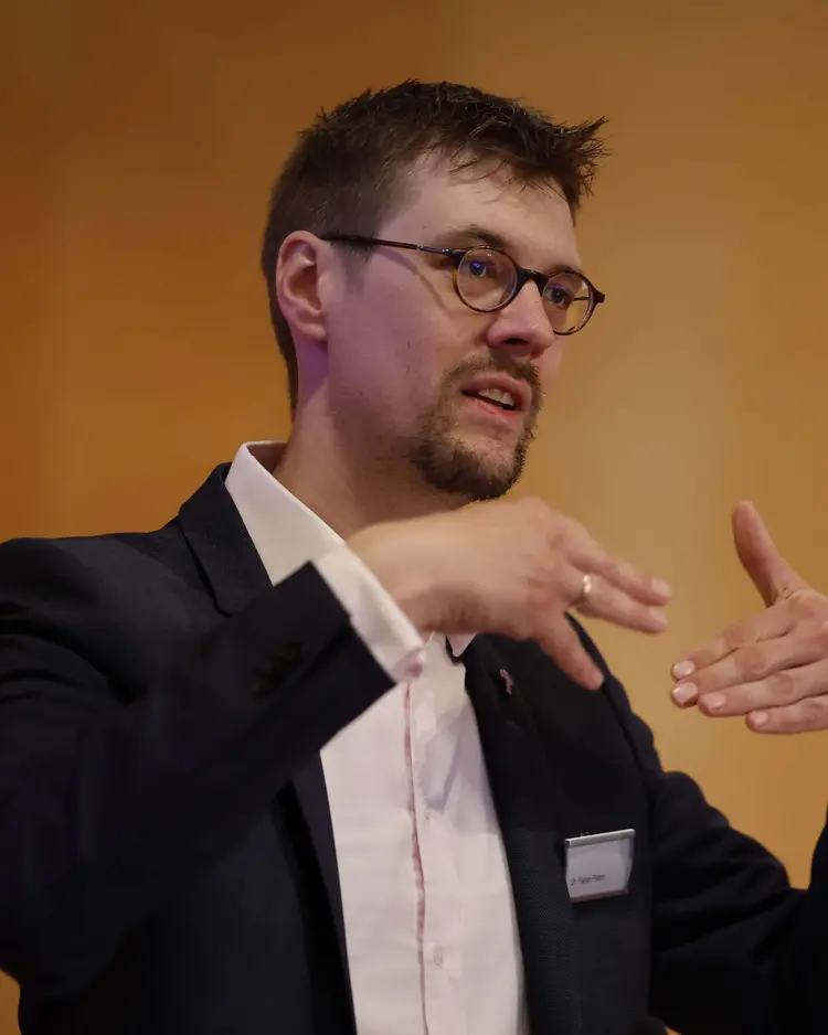 Oberkirchenrat Dr. Fabian Peters