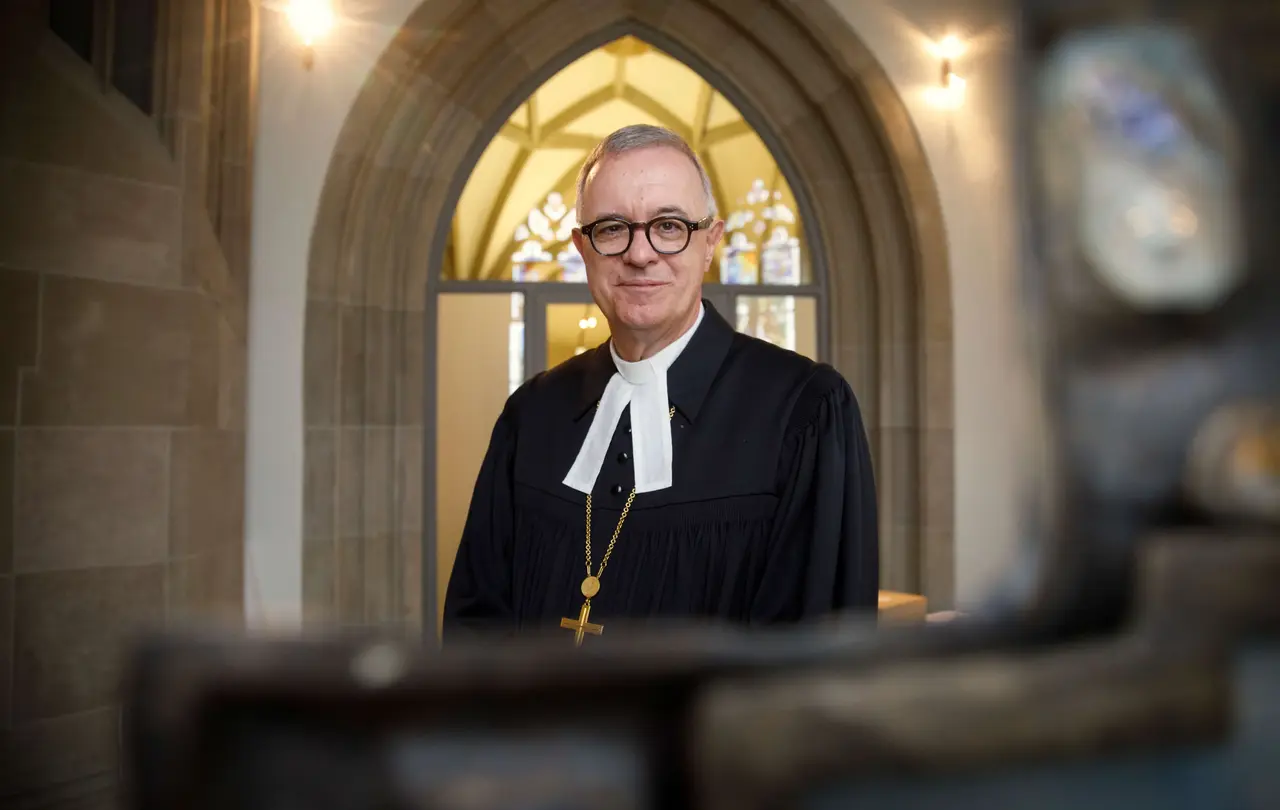 Landesbischof July: „Auch heute noch schenkt Gottes Geist Geistesgenwart und Unterscheidungskraft, Zuversicht, Mut, Geduld und innere Ruhe und bringe die Verschiedenen zusammen.“