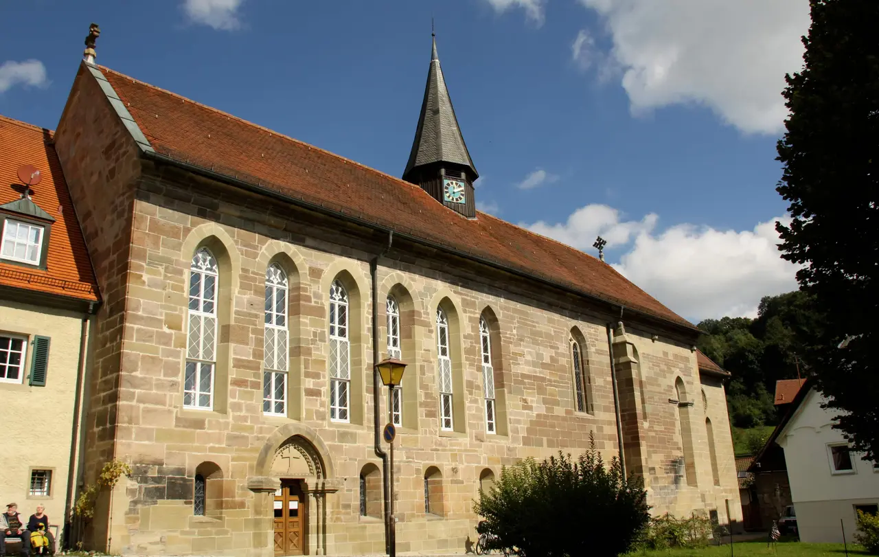 Kloster Gnadental diente in seiner langen Geschichte als Kloster, Spital, Gestüt, Münzstätte und bis heute schließlich als evangelische Kirche.