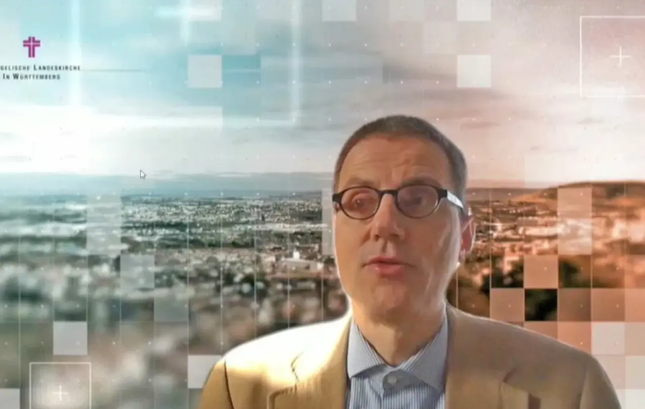 Der Vorsitzende des Finanzausschusses, Tobias Geiger, mahnte in seinem Bericht zu Kostendisziplin.