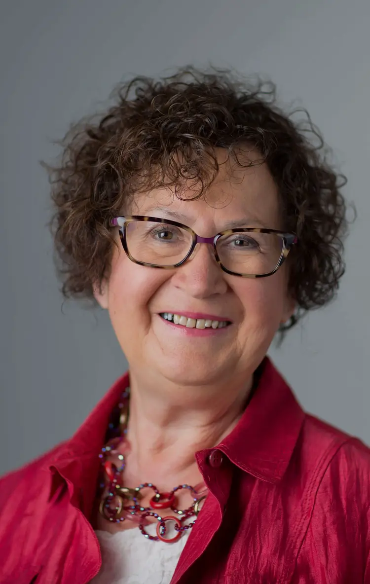 Die Schirmherrin der Vesperkirche, Gerlinde Kretschmann, sagt: „Gerade in diesen schwierigen Zeiten voller Krisen ist es wichtig, die Bedürftigen unter uns nicht zu vergessen, all jene, die am Rande der Gesellschaft leben.“